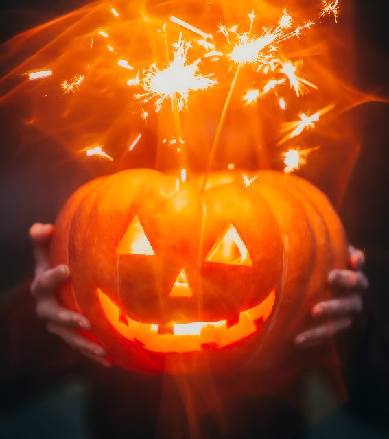 Halloween in praise of light and shadow Halloween in praise of light and shadow